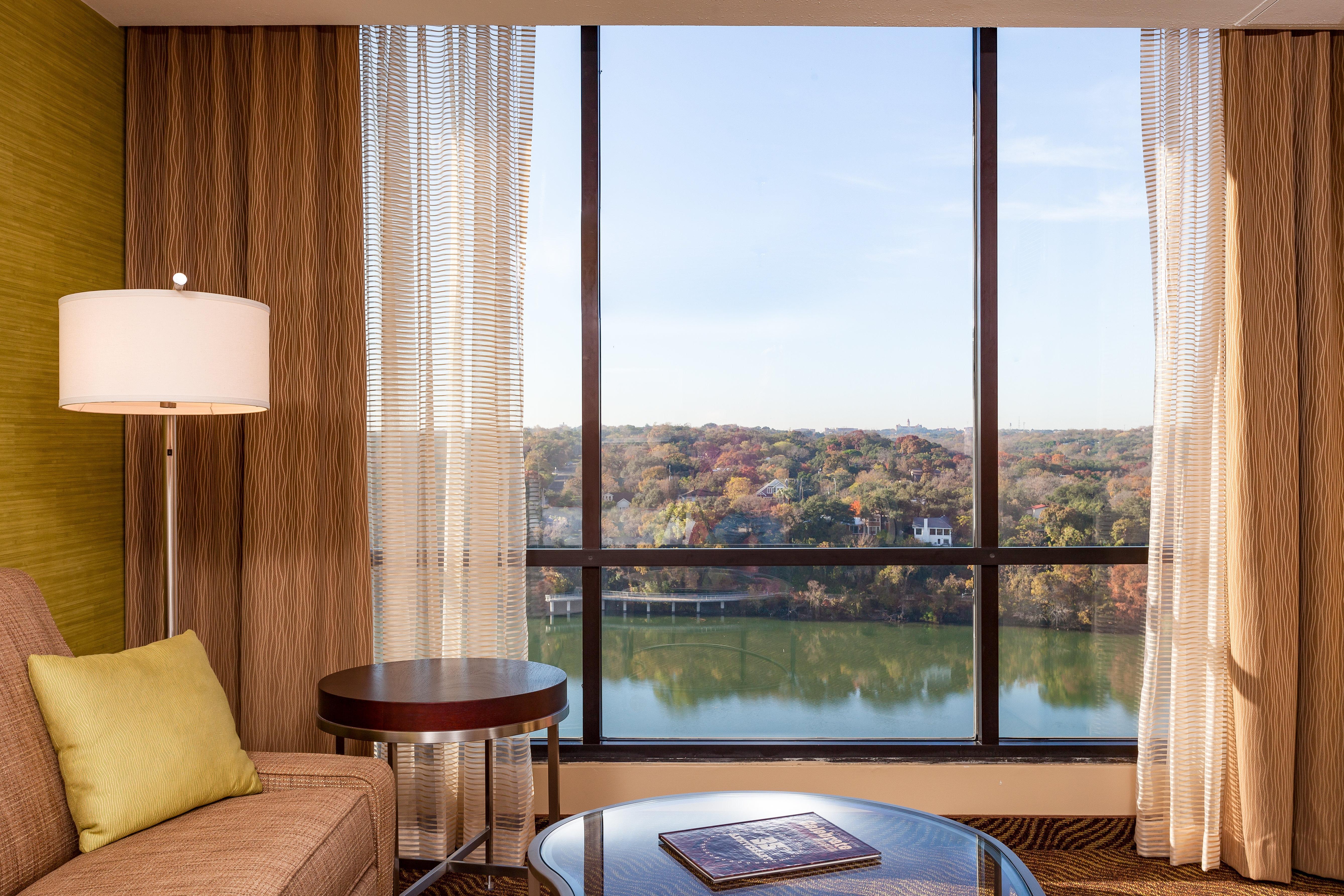Holiday Inn Austin -Town Lake By Ihg Exteriör bild
