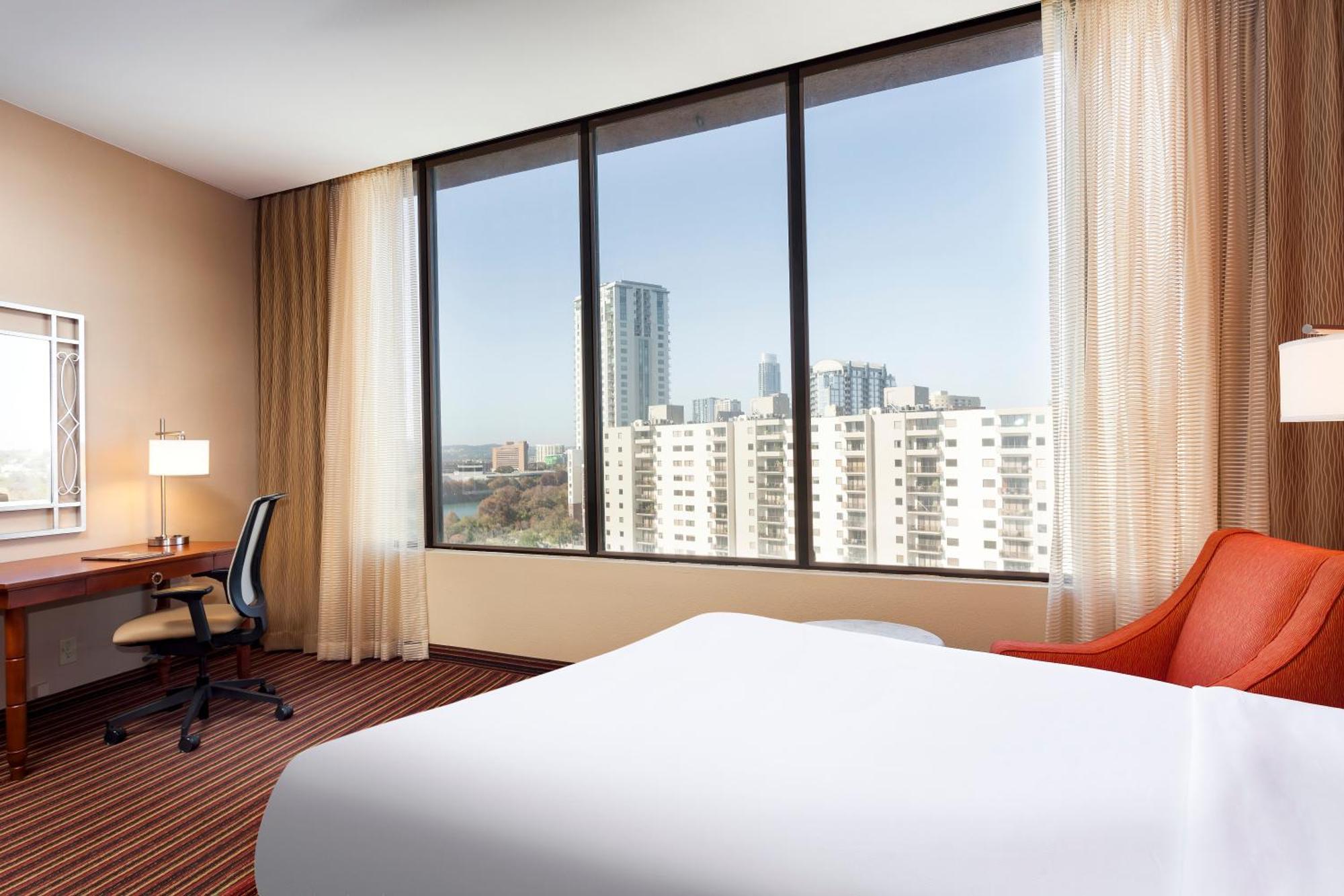 Holiday Inn Austin -Town Lake By Ihg Exteriör bild