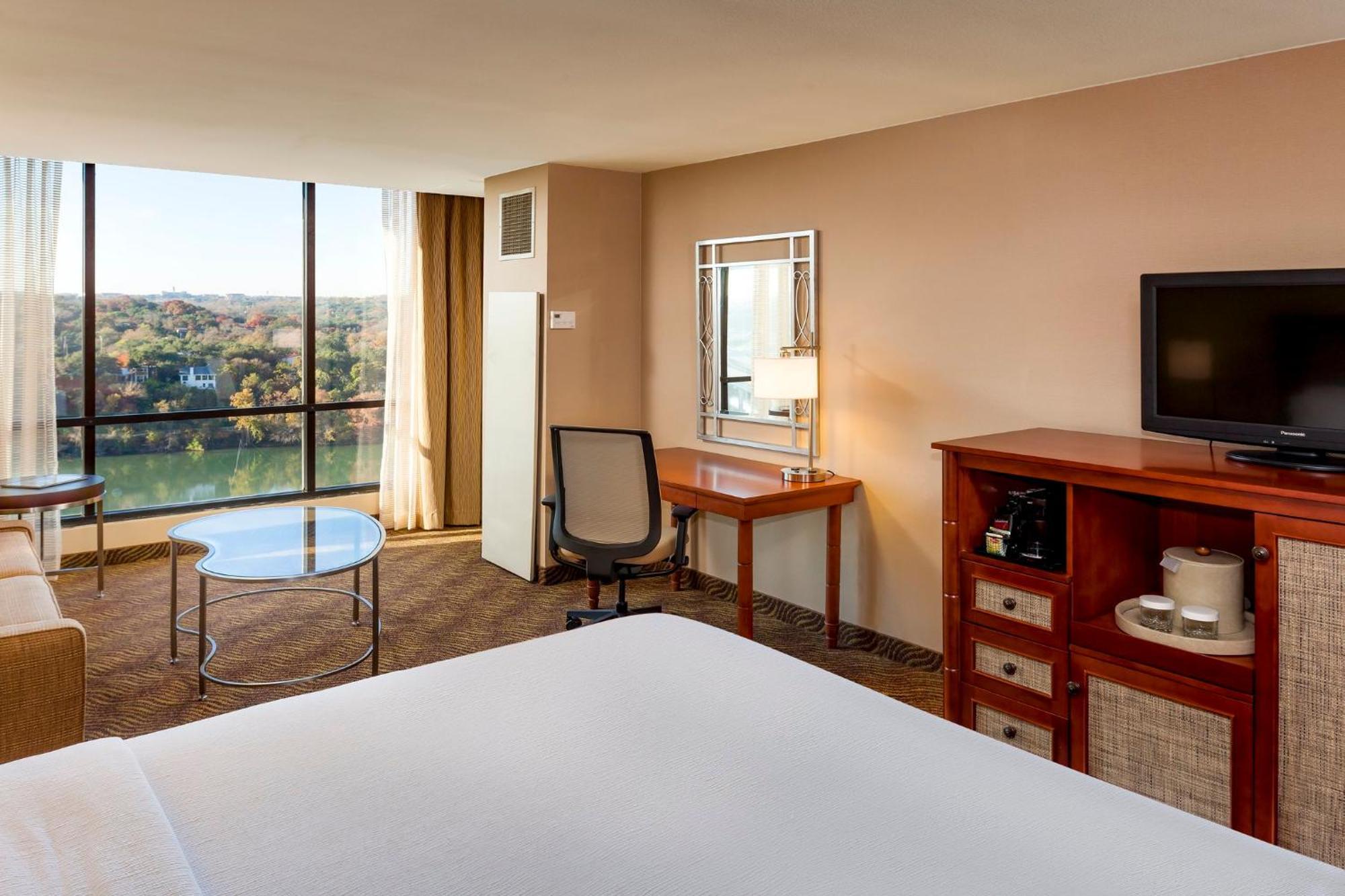 Holiday Inn Austin -Town Lake By Ihg Exteriör bild